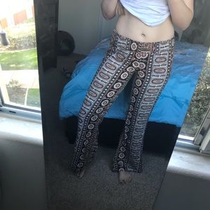 🌿🌿BOHO Billabong patterned pants